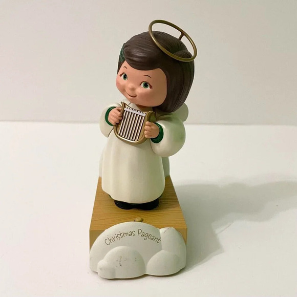 Hallmark Wireless Childrens Angel Choir Faith Christmas Pageant Motion and Sound - Picture 3 of 17